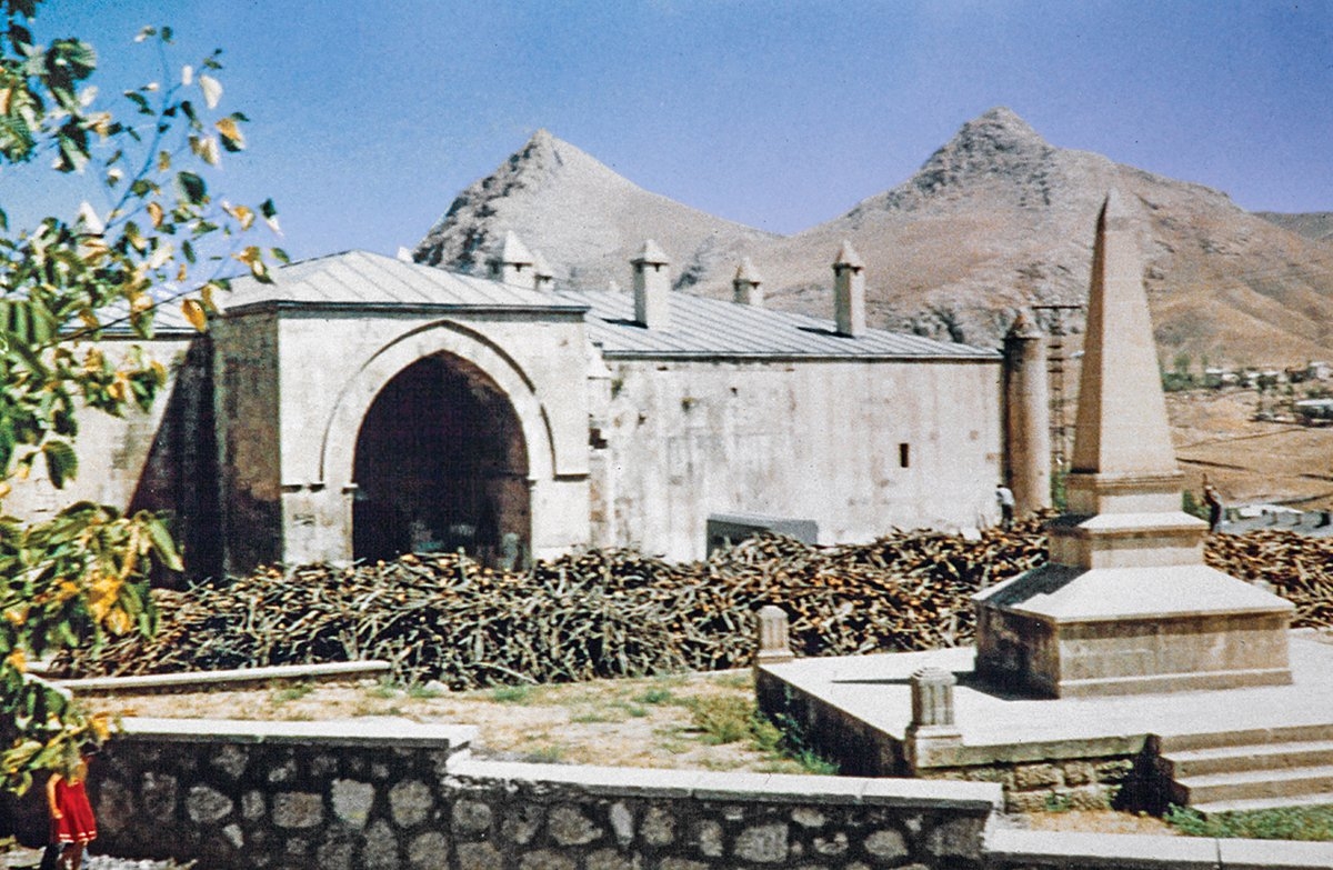 Mama Hatun Kervansarayı – Tercan/Erzincan