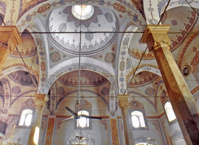 Çelebi Sultan Mehmed Camii’nin içinden bir görünüş
