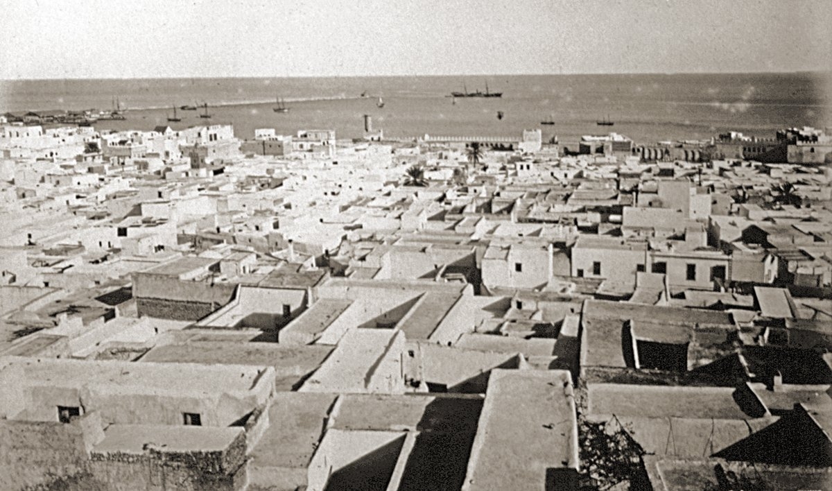 Hûzistan’ın en eski şehirlerinden olan Sûs’un XX. yüzyıl başlarına ait bir fotoğrafı (İÜ Ktp., Albüm, nr. 90598)