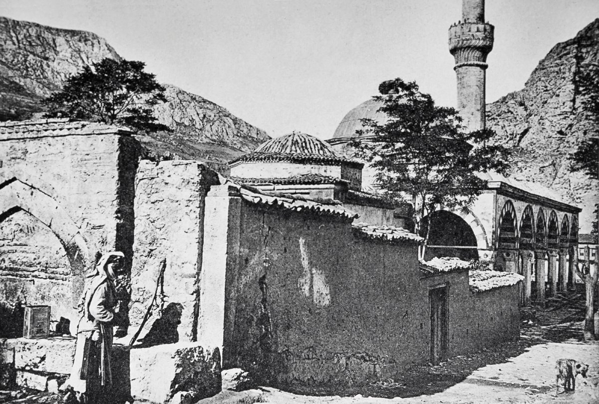 Mehmed Paşa Külliyesi’nin eski bir fotoğrafı (A. Gabriel, II, lv. VII/1)