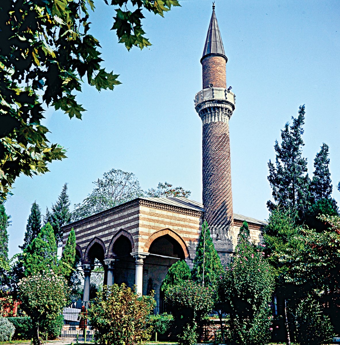 Şehzadebaşı’ndaki Burmalı Mescid – Fatih/İstanbul