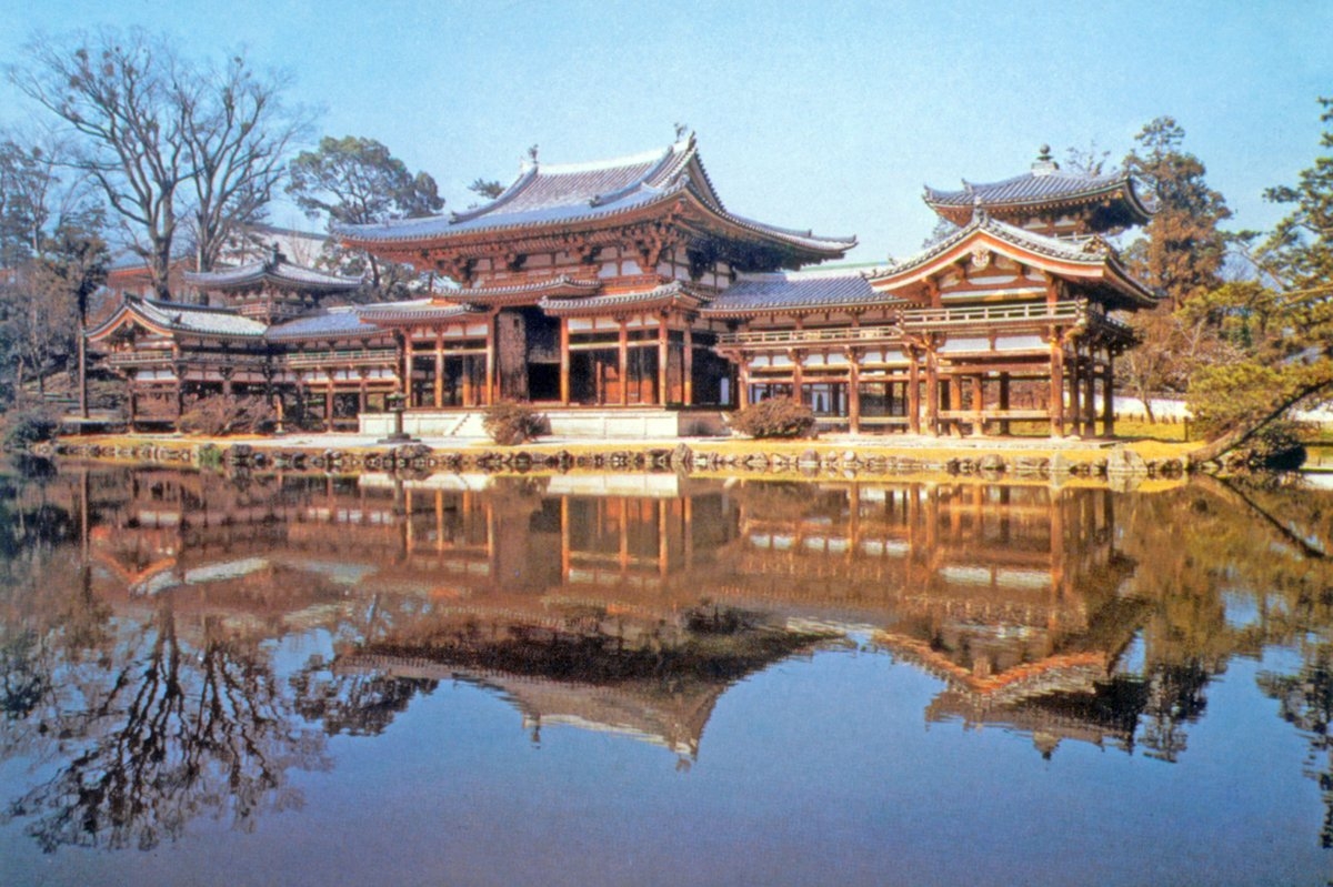 Geleneksel Japon mimarisinin en gösterişli örneklerinden biri olan Anka Konağı – Kyoto/Japonya