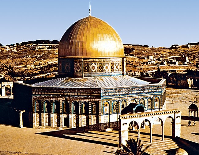 Emevî Halifesi Abdülmelik b. Mervân tarafından72 (691-92) yılında yaptırılan Kubbetü’s-sahre(Kudüs)