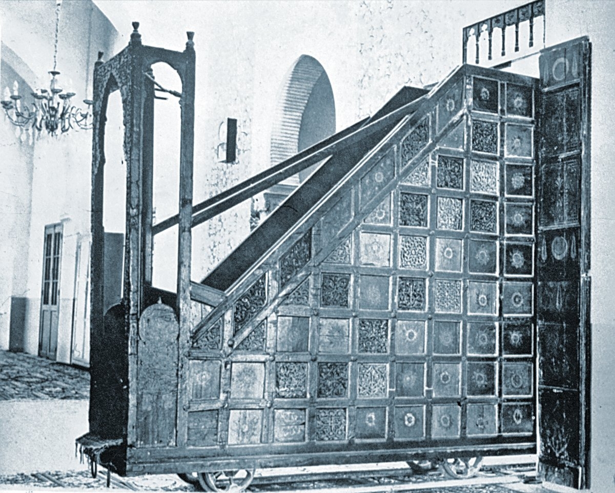 Murâbıtlar dönemine aitCezayir Ulucamii’nin ahşap minberi