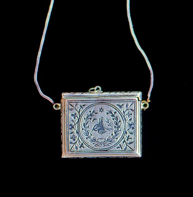 Savat tekniğiyle yapılmış hamaylı (M. Zeki Kuşoğlu koleksiyonu)