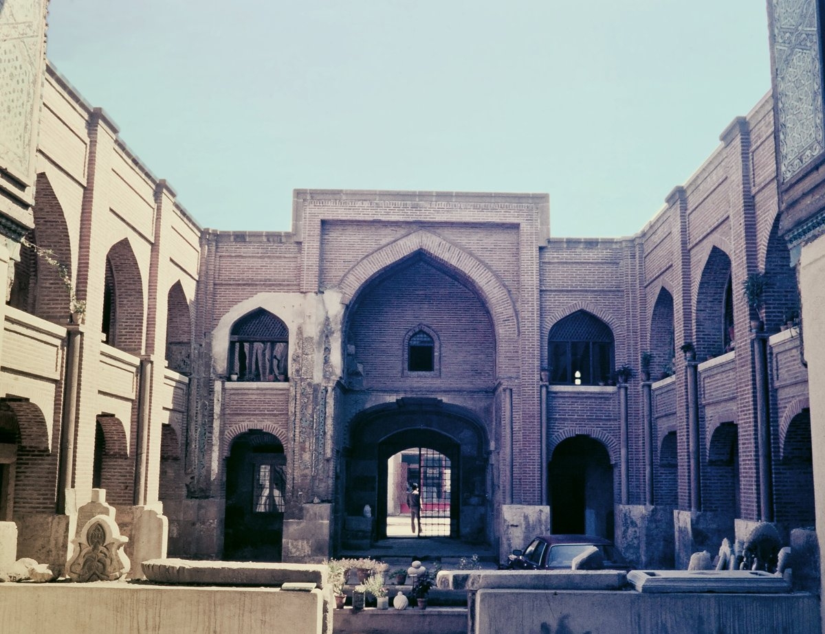 Konya Sırçalı Medrese’nin avlusundan bir görünüş