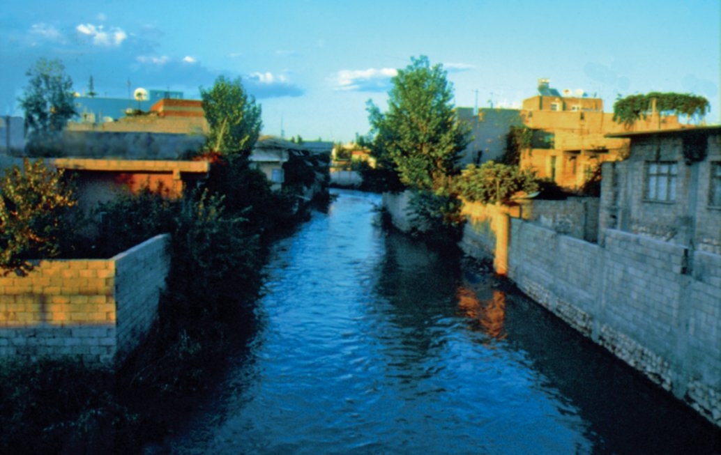 Nusaybin’in içinden geçen Çeğçağa suyu
