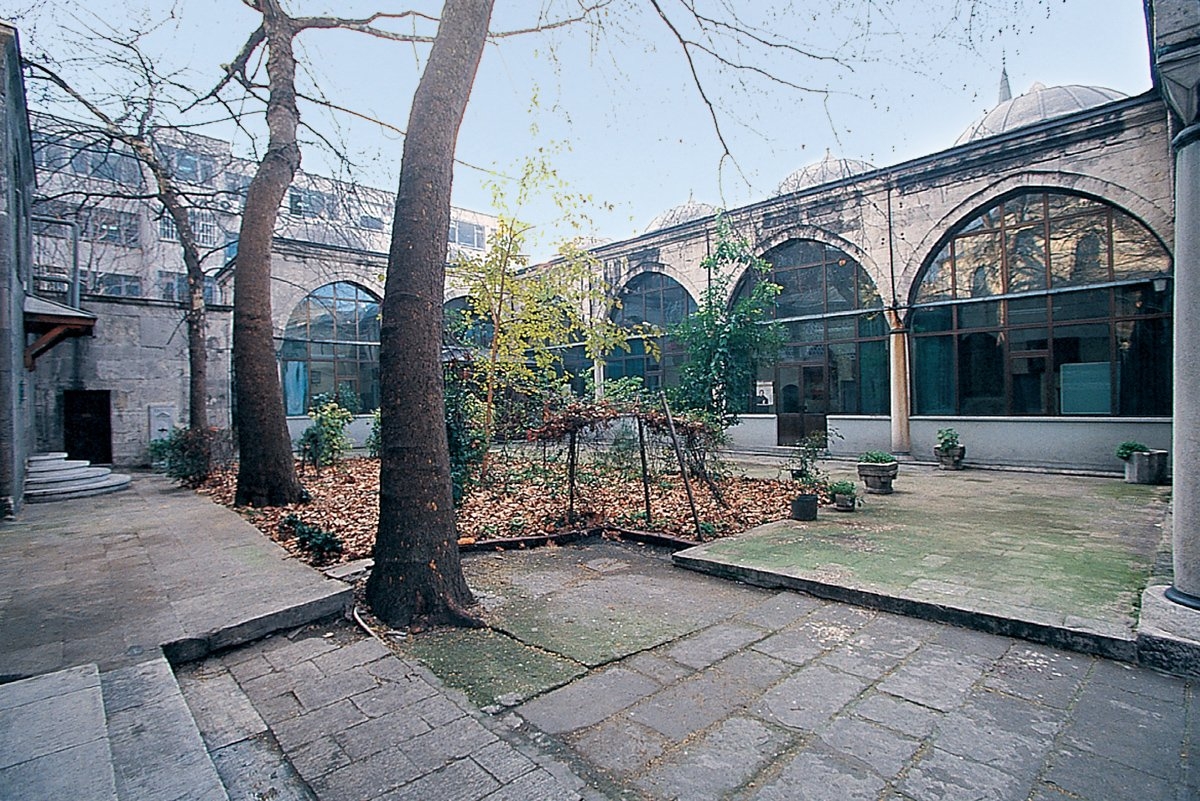 Merzifonlu Kara Mustafa Paşa Medresesi avlusundan bir görünüş – Fatih/İstanbul