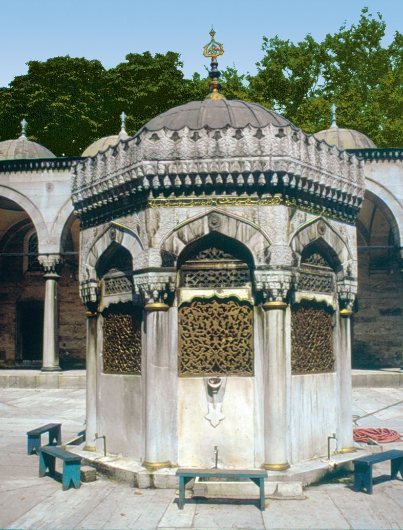 Yeni Vâlide Camii’nin şadırvanı