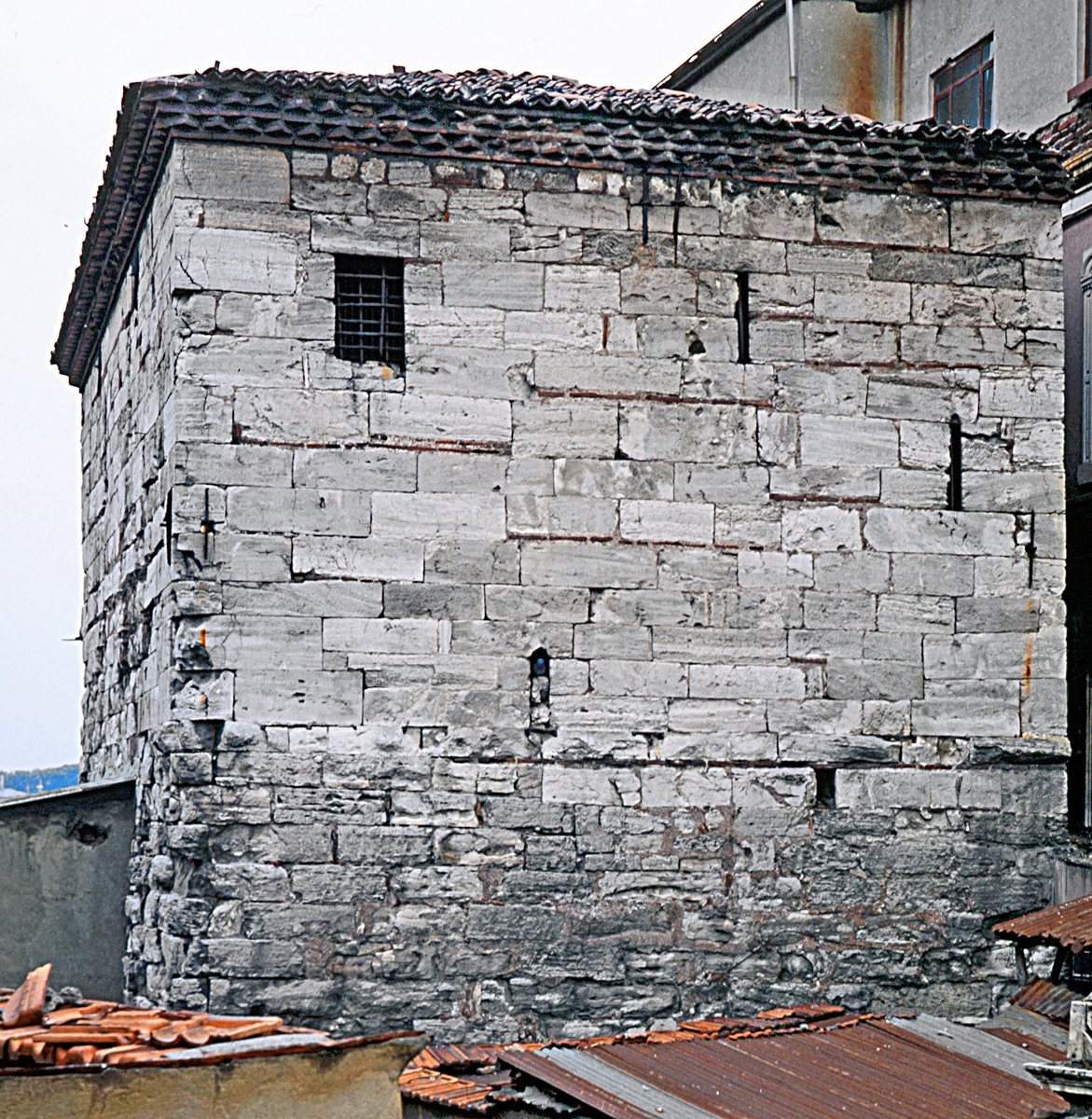 Balıkpazarı’ndaki Baba Cafer Zindanı (1986) – Fatih/İstanbul