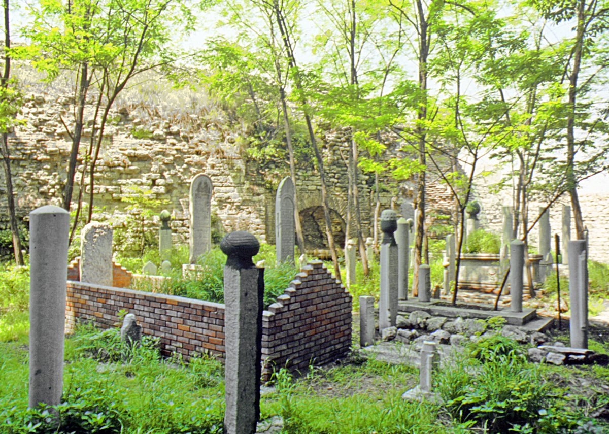 Ayvansaray’da Toklu İbrâhim Dede hazîresi