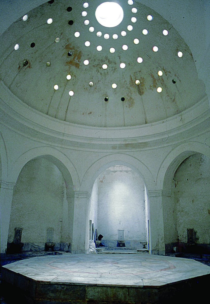 Mahmud Paşa Hamamı’nın sıcaklık kısmının içinden bir görünüş – Fatih/İstanbul