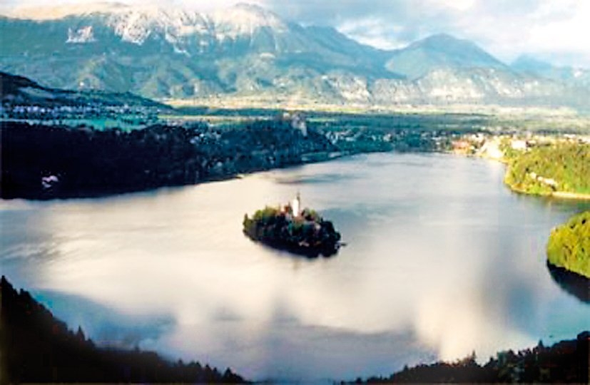 Slavonya’nın turizm merkezlerinden olan Bled gölünden bir görünüş