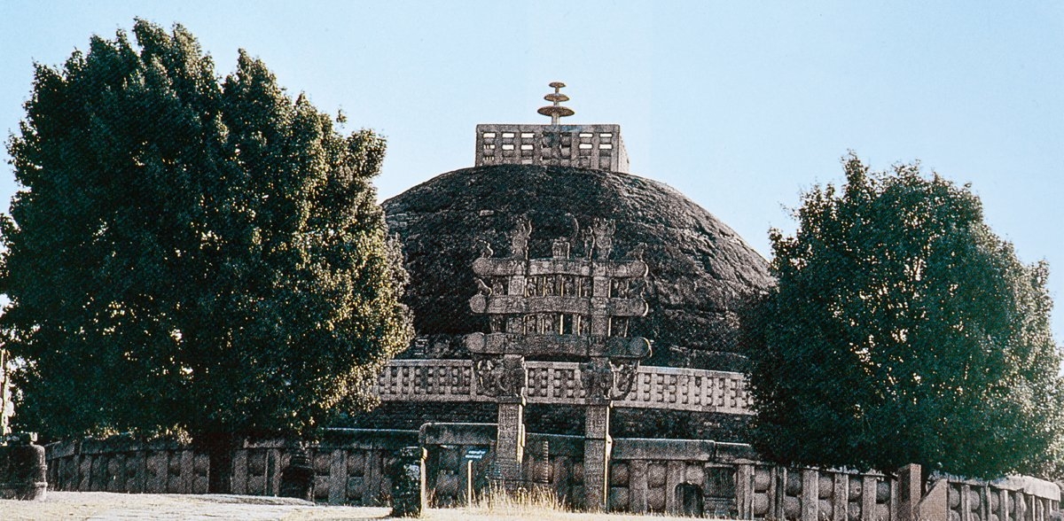 Milâttan önce III. yüzyıla ait Büyük Stupa – Sançi/Hindistan