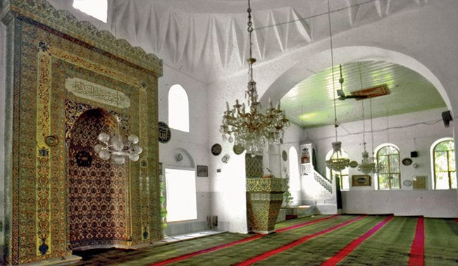 Geyikli Baba Camii’nin içinden bir görünüş