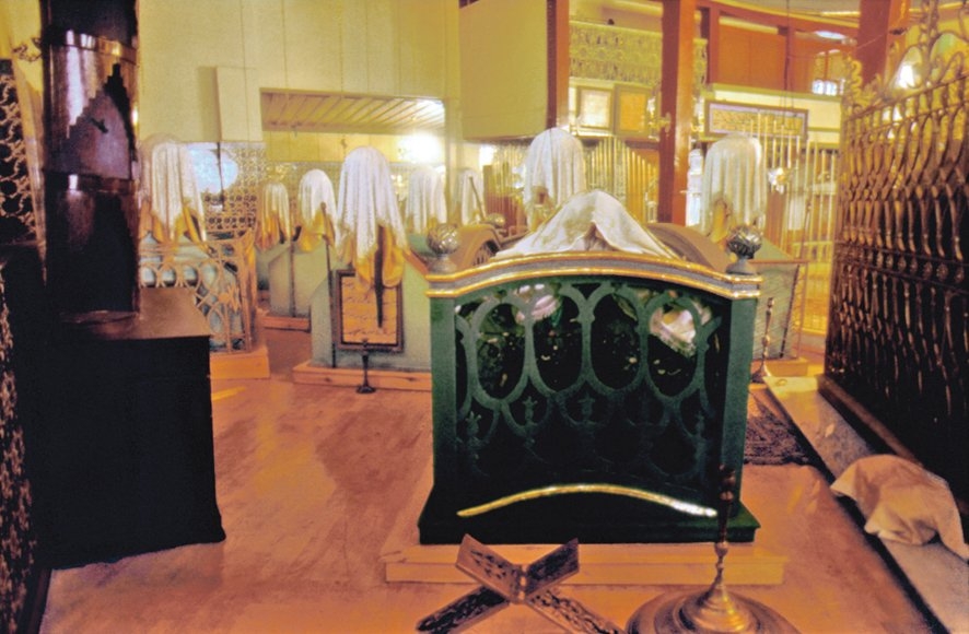 Nûreddin Cerrâhî Türbesi’nin içinden bir görünüş