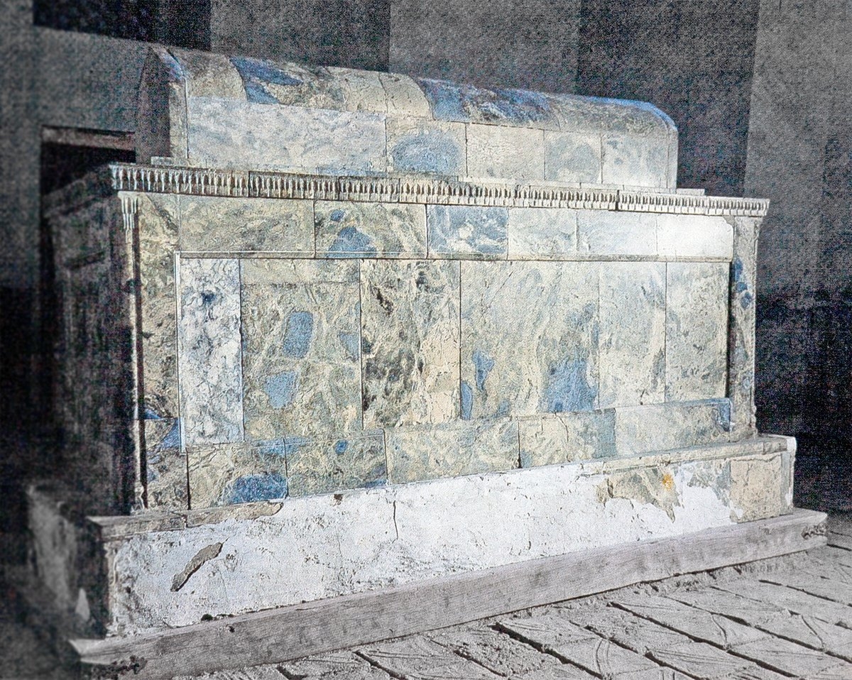 Ahmed Yesevî’nin yeşim taşından yapılmış sandukası (Ahmed Yesevî Külliyesi, Yesi/Türkistan)