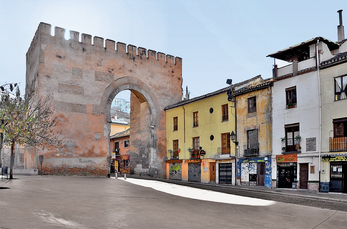 Gırnata surlarının İlbîre Kapısı