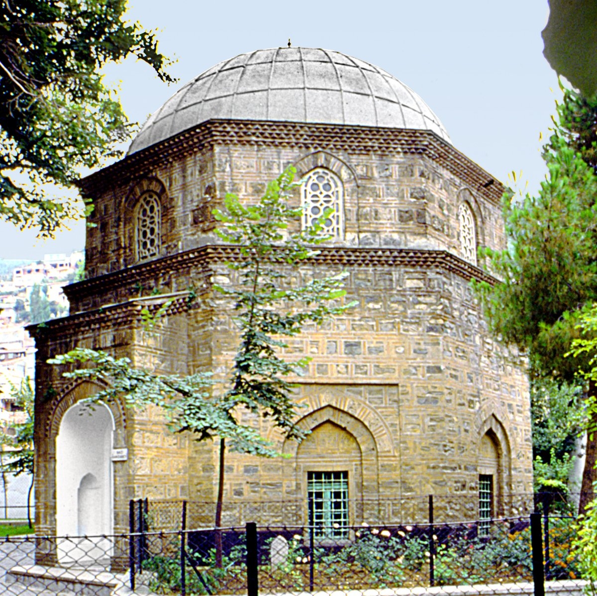 Hamza Bey’in türbesi