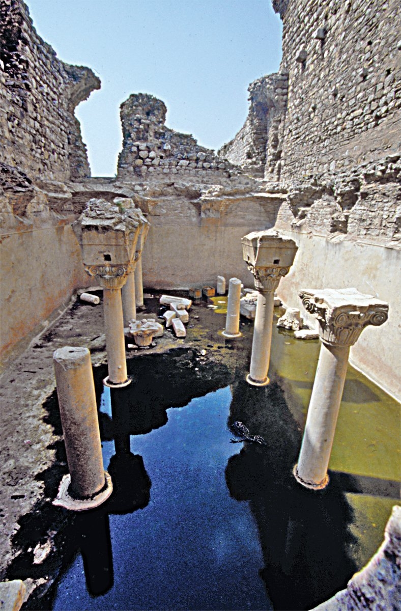 Eskihisar Kalesi’nin kumandan evinin alt katındaki sarnıcın kalıntıları