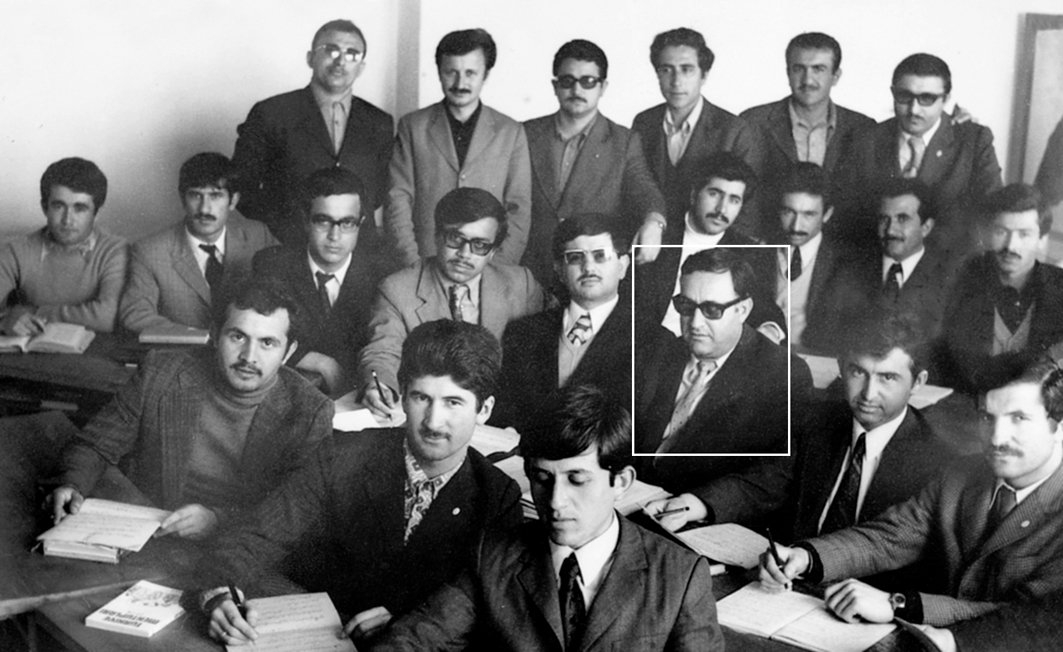 Mehmet Sofuoğlu sınıfta öğrencileriyle