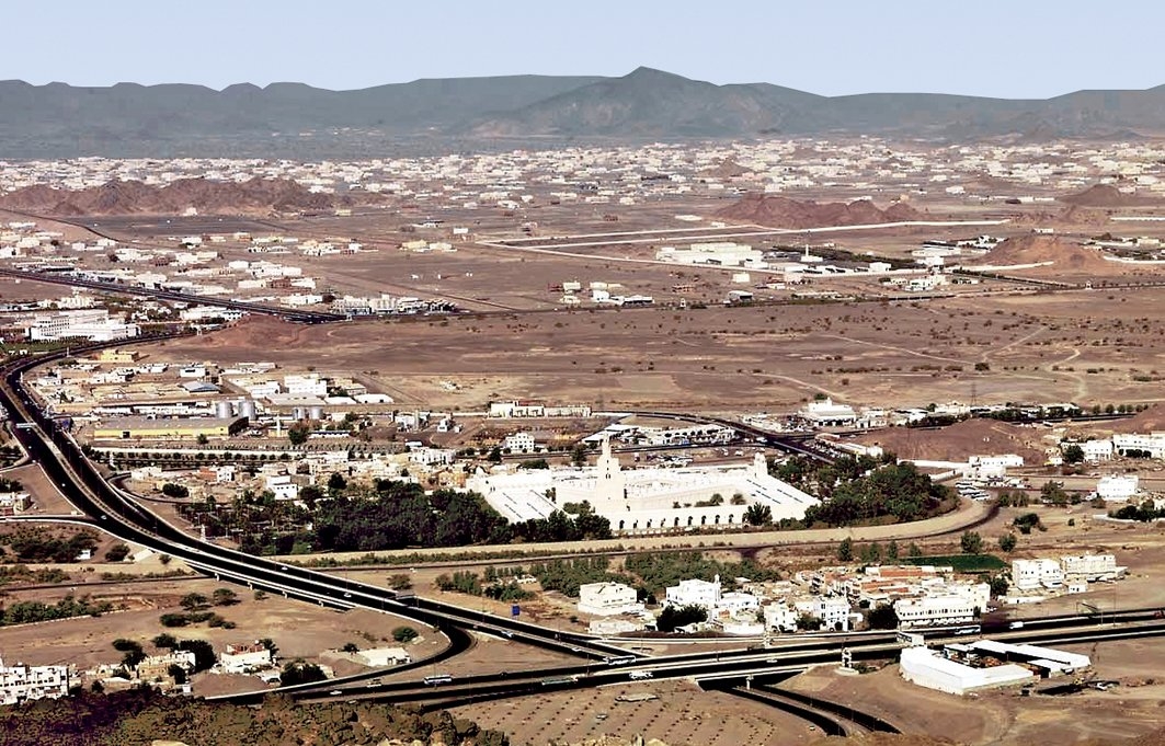 Zülhuleyfe’den bir görünüş(Fatma – Orhan Durgut fotoğraf arşivi)