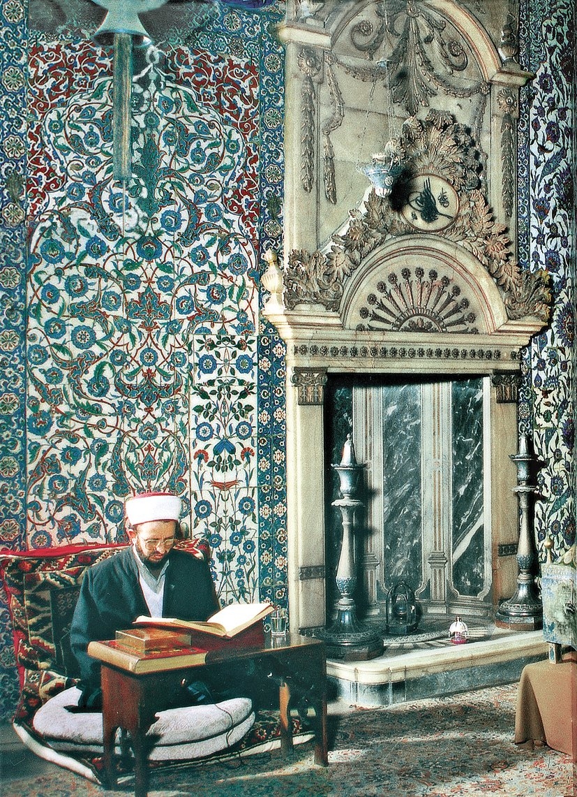 Hırka-i Saâdet Dairesi’ndeKur’ân-ı Kerîm okuyan hâfız