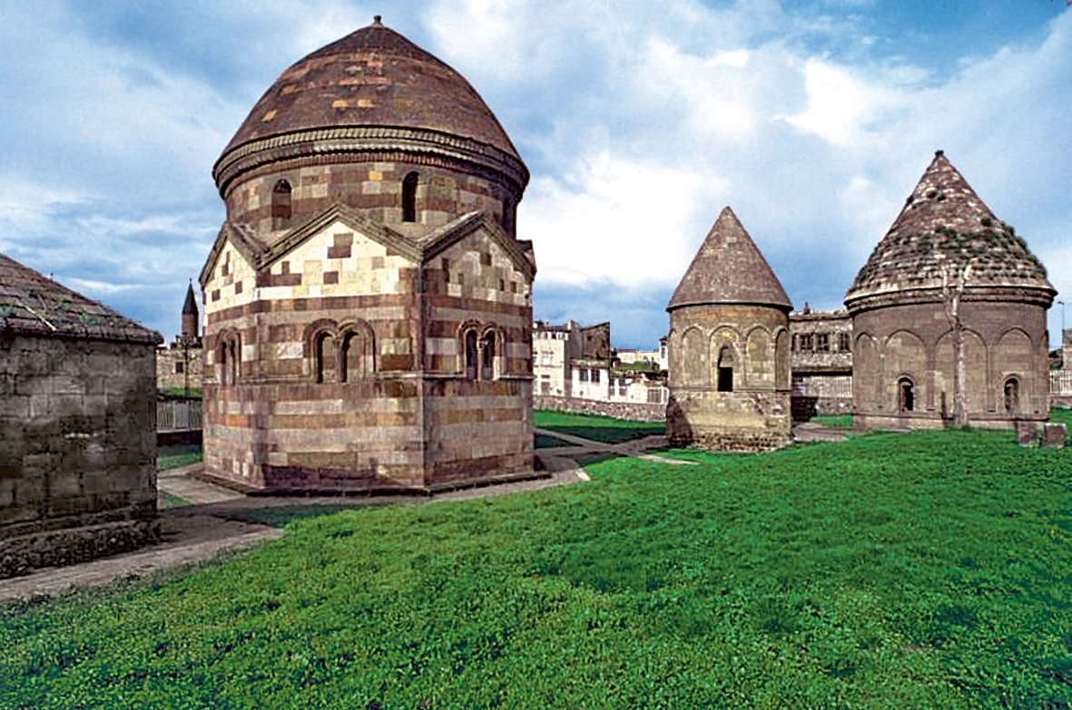 Erzurum’da Üç Kümbetler