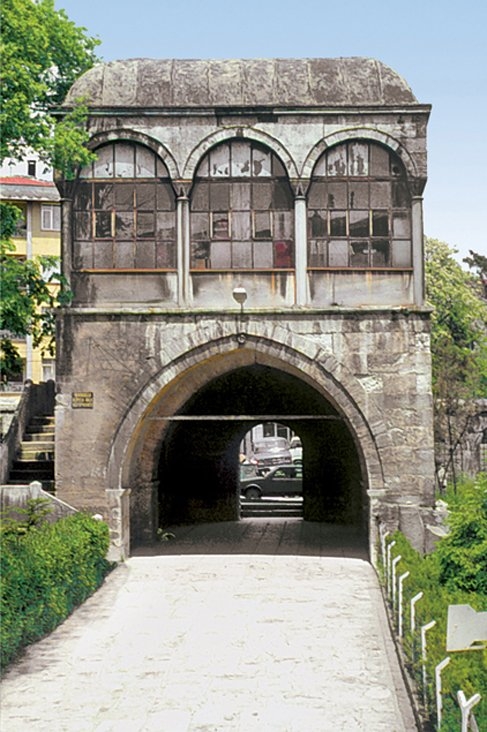 Hekimoğlu Ali Paşa Kütüphanesi’ni taşıyan tonoz