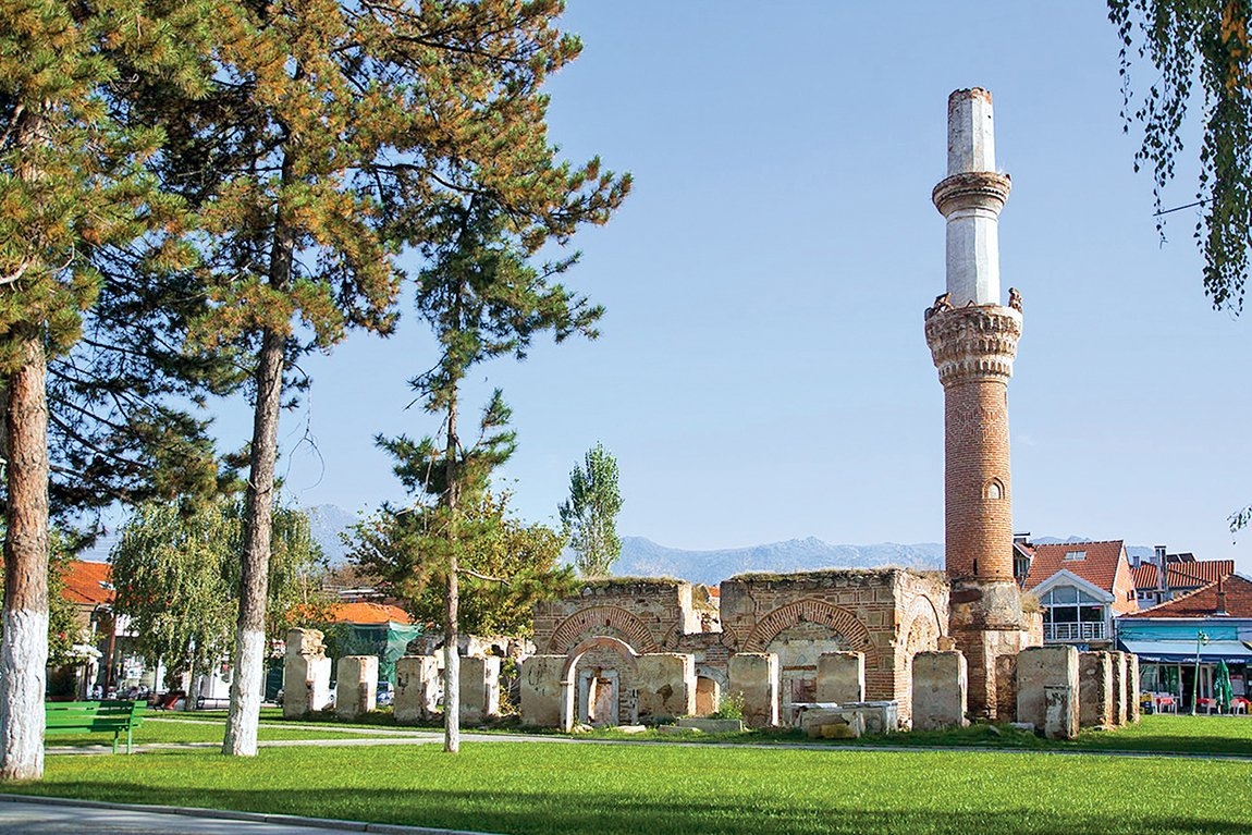 Pirlepe’de Çarşı Camii’nin eski bir fotoğrafı