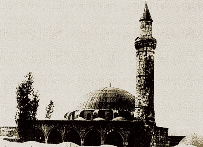 Hüsrev Paşa Camii’nin XX. yüzyıl başlarına ait bir fotoğrafı (İÜ Ktp., Albüm, nr. 90795)