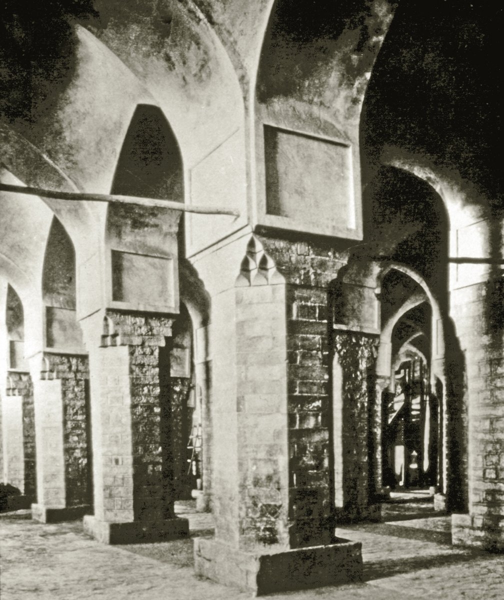 Şüşter Cuma Camii’nin içinden bir görünüş/Hûzistan