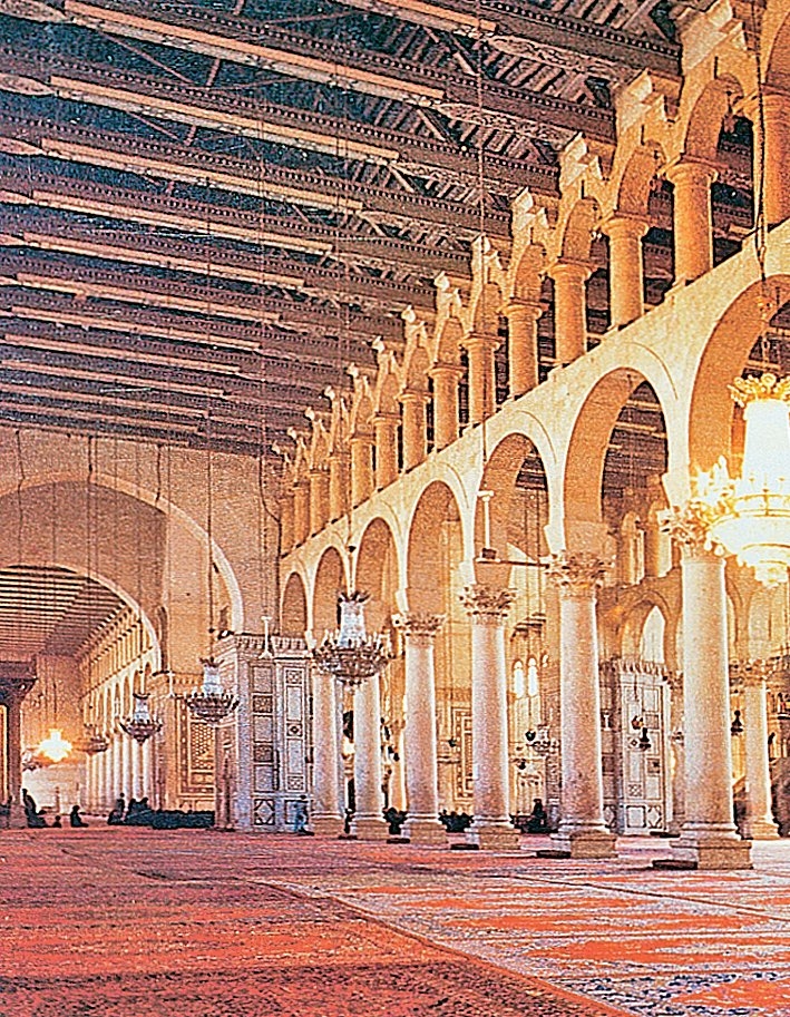 Emeviyye Camii’nin içinden bir görünüş