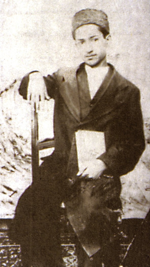 Müctebâ Mînovî gençlik yıllarında