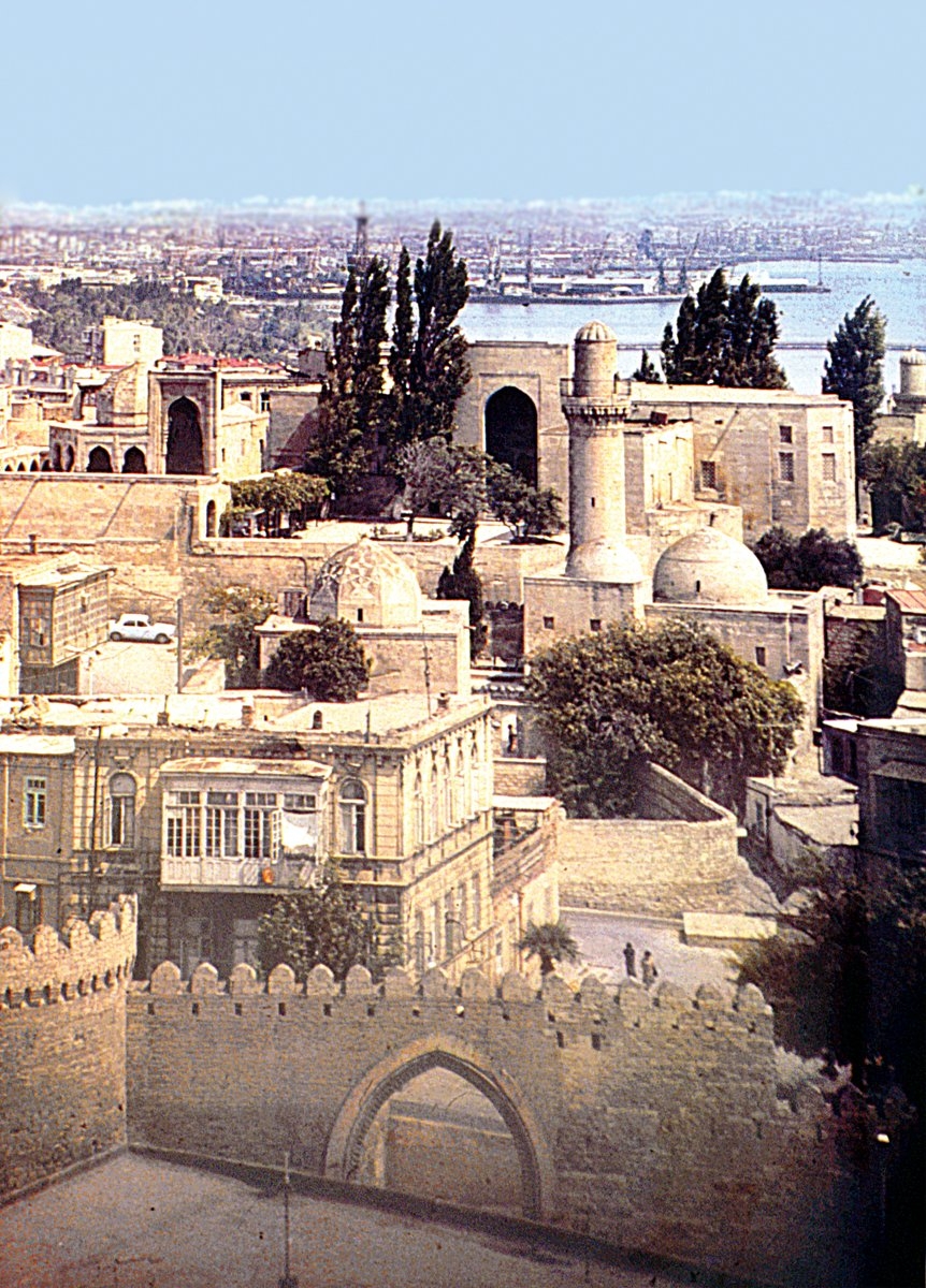 XII-XV. yüzyıllar arasında inşa edilmiş olan Şirvanşahlar Sarayı Külliyesi – Bakü/Azerbaycan