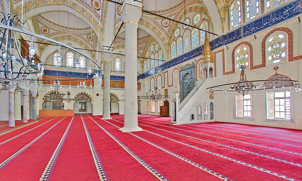 Piyâle Paşa Camii harim kısmından bir görünüş