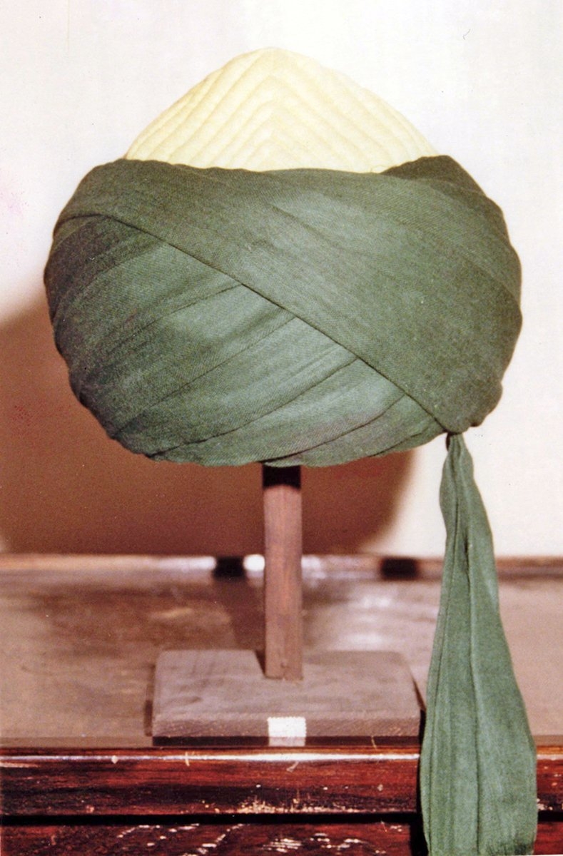 Cerrâhiyye tacı (İstanbul Belediyesi Şehir Müzesi, Envanter nr. 3096/4)