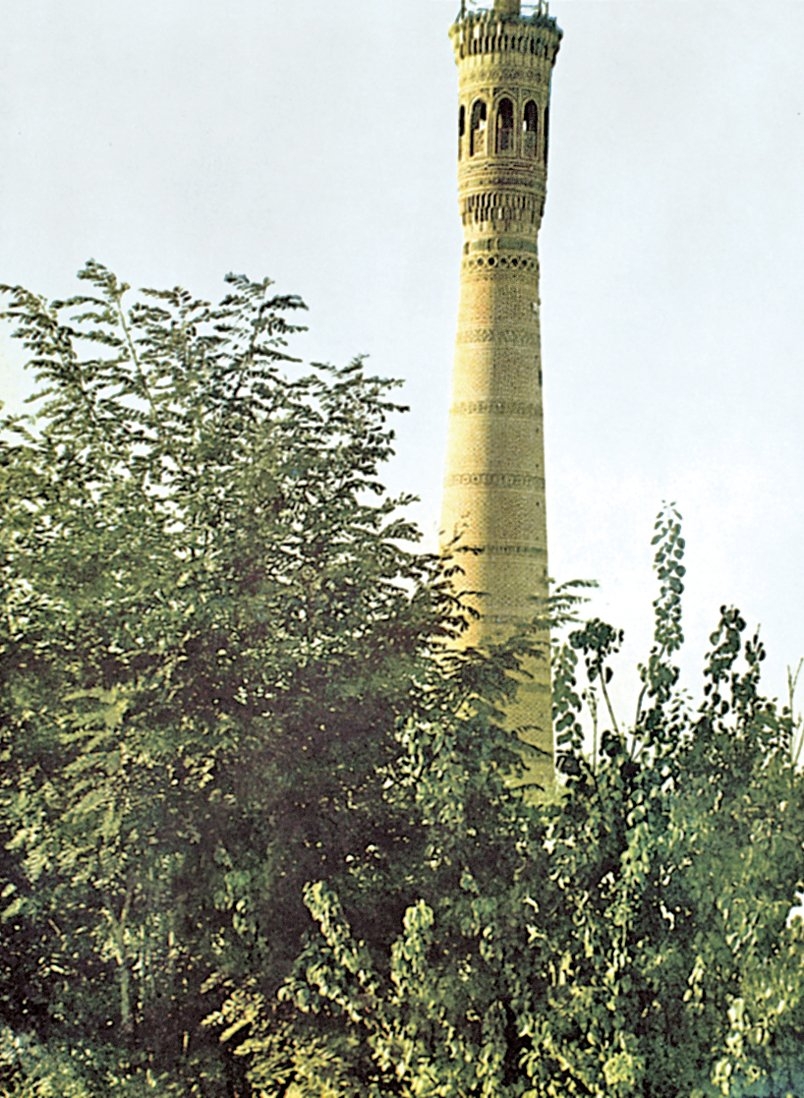 Buhara yakınında Vabkent Minaresi – Özbekistan