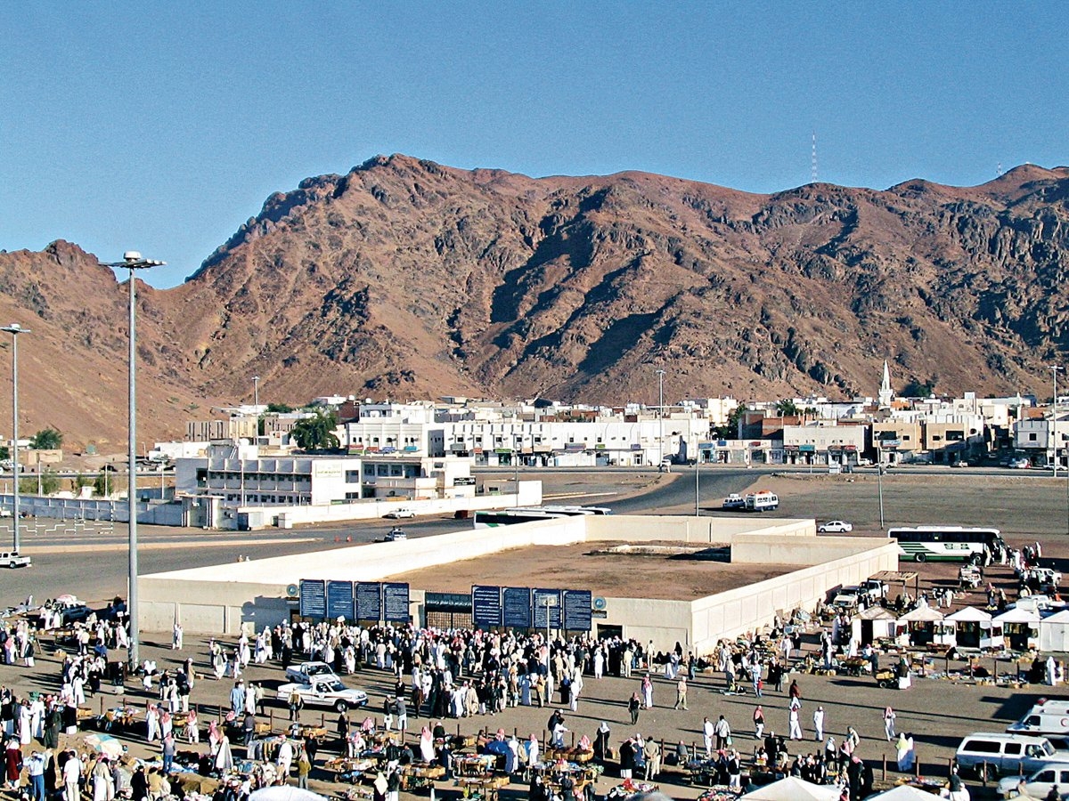 İçinde Hz. Hamza’nın da kabri bulunanUhud Şehidliği