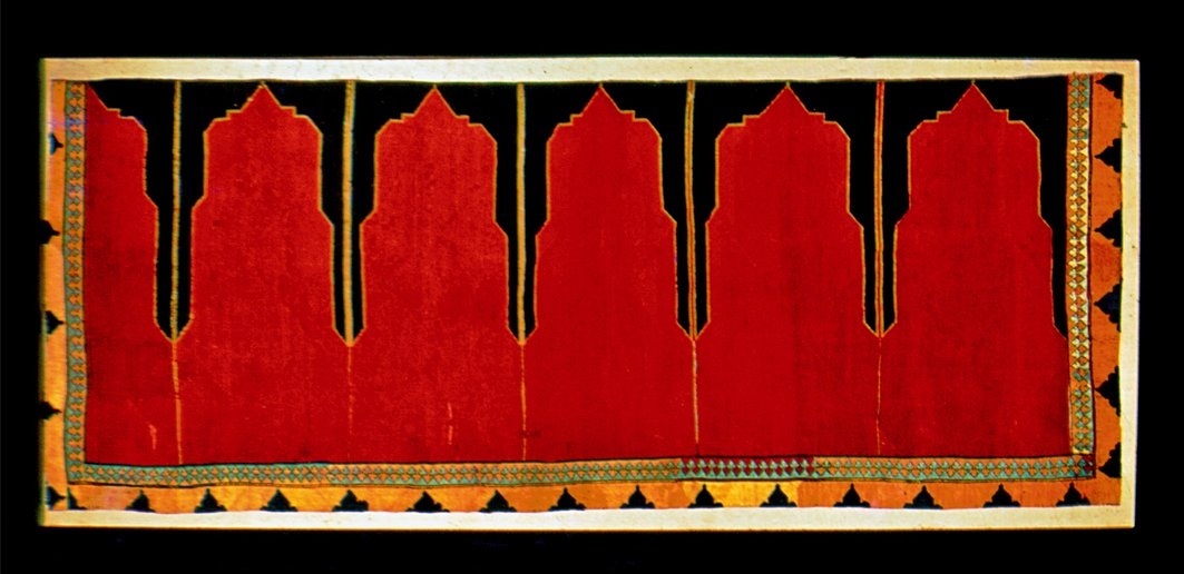 XVII. yüzyıla ait Uşak saf seccadesi (Museum für Islamische Kunst Berlin, Envanter nr. I, 25/61)