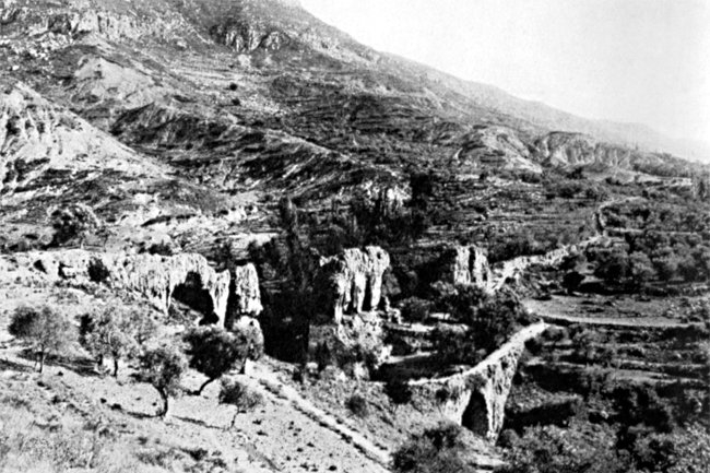 Defne’den Antakya’ya su taşıyan antik kemerlerin kalıntıları