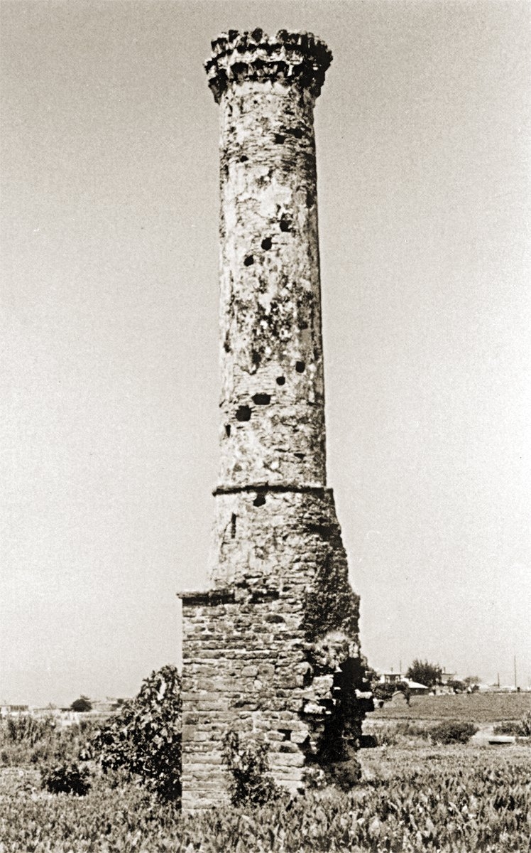 Karlı-ili sancağına bağlı Zapandi kasabasındaki XVII. yüzyıla ait Hızır Ağa Camii’nin minaresi (Machiel Kiel fotoğraf arşivi)