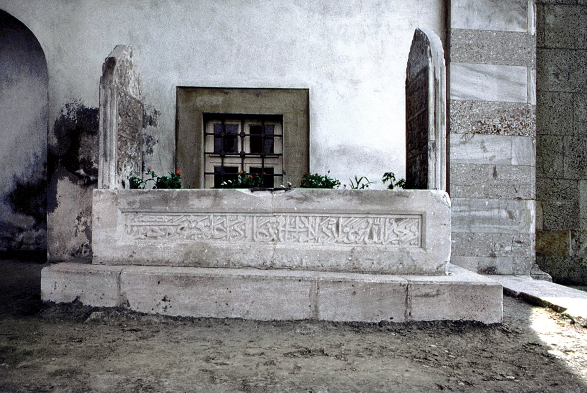 Karaca Bey’in mezarı