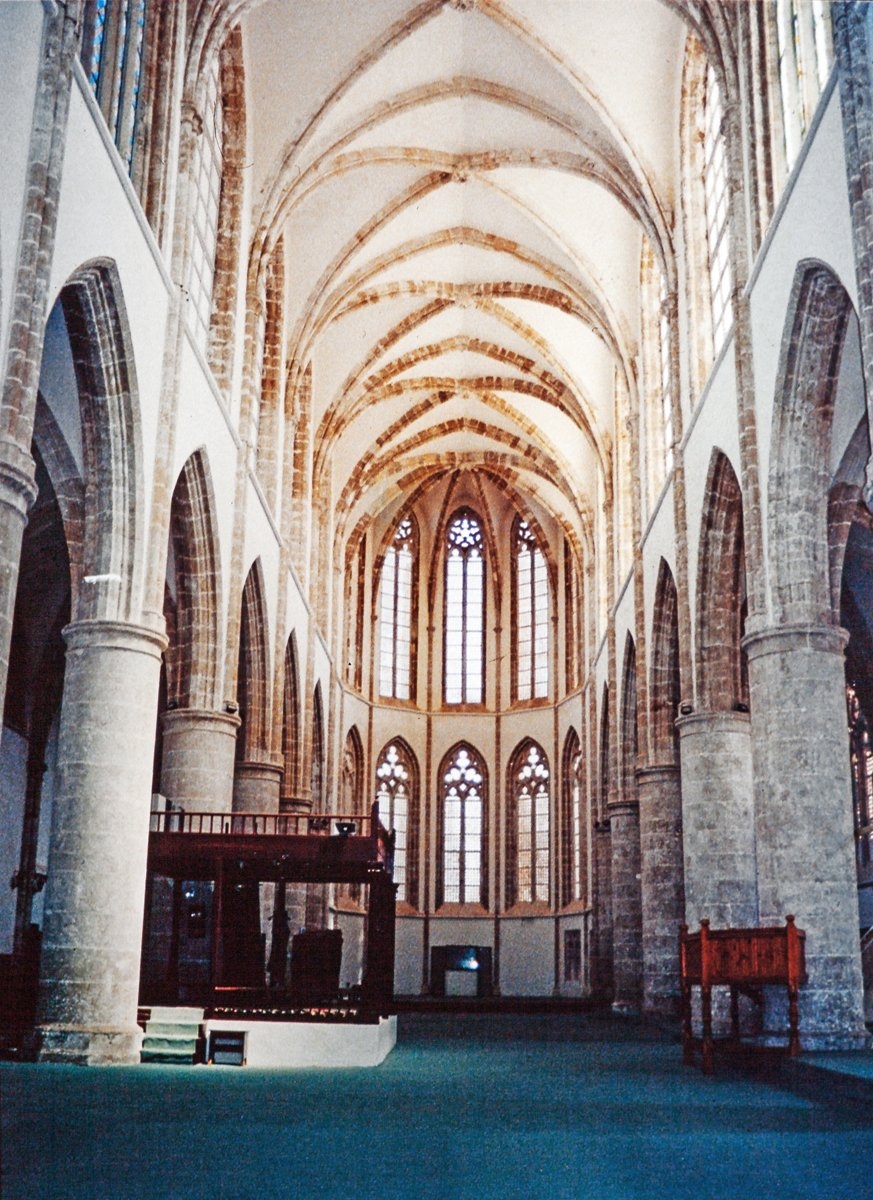 Lala Mustafa Paşa Camii’nin içinden bir görünüş