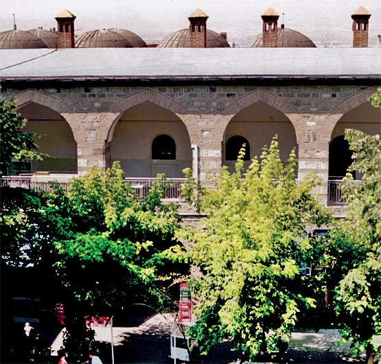 Emir Hanı’nın üst kat revaklarından bir görünüş – Bursa