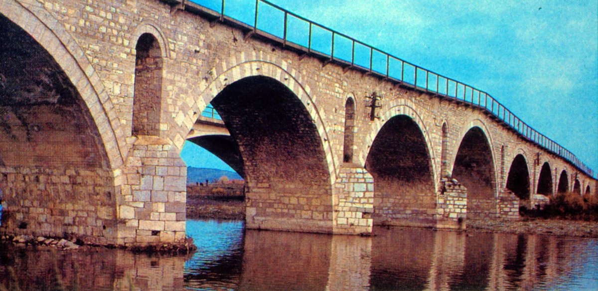 Gjakova-Prizren yolu üzerindeki Terzi Köprüsü