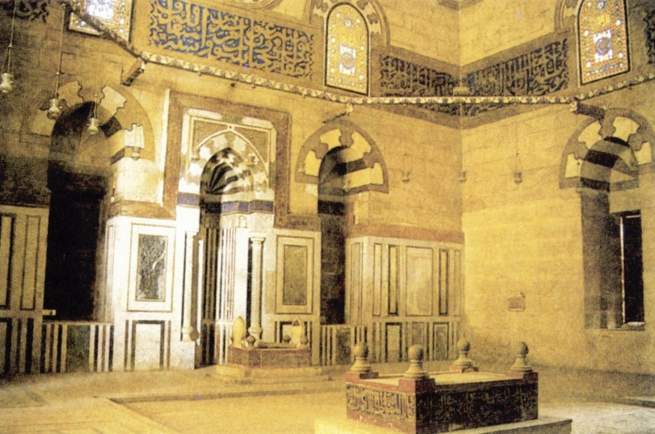 Sultan Berkuk Türbesi’nin içinden bir görünüş