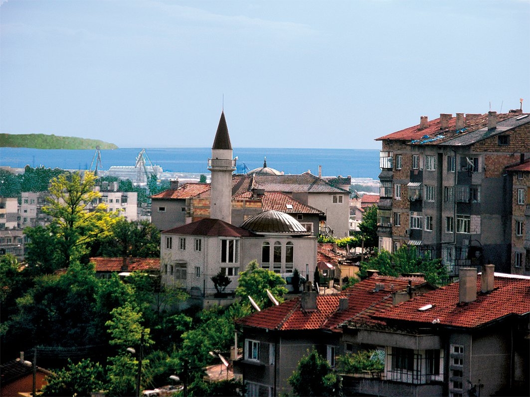 Varna’nın Asparuhovo semtinde 2005 yılında inşa edilen bir cami