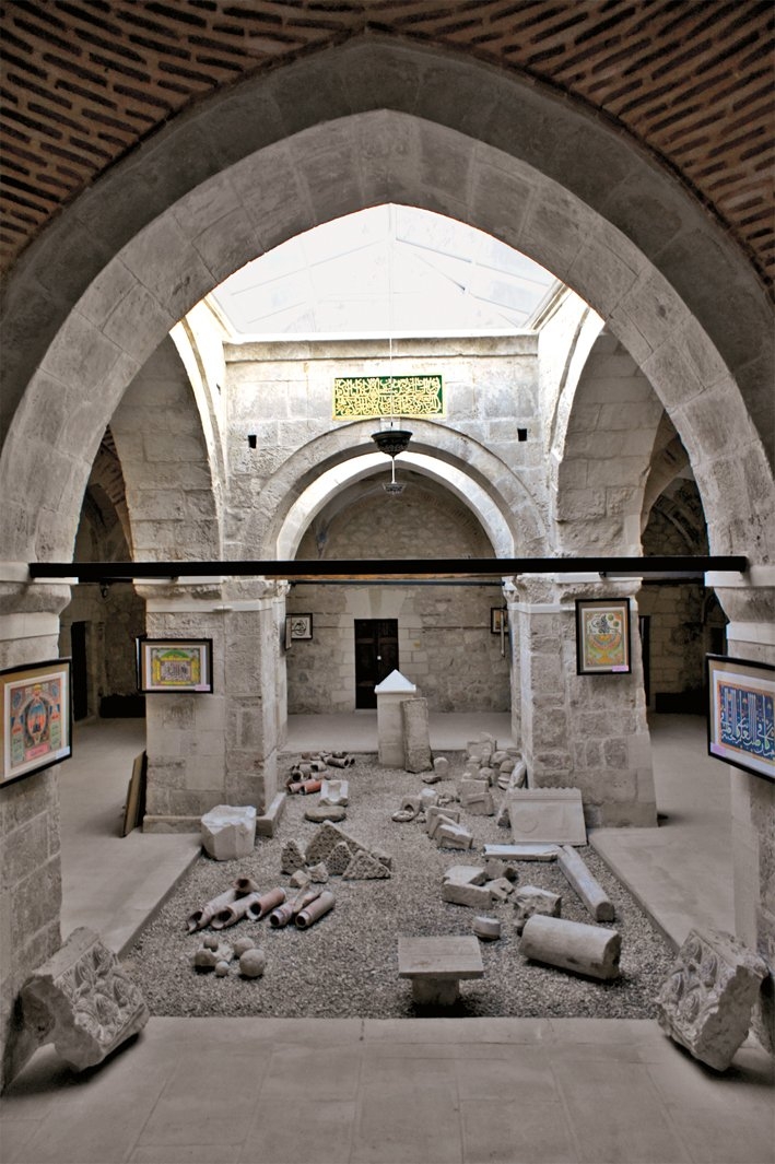 Zincirli Medrese’nin içinden bir görünüş