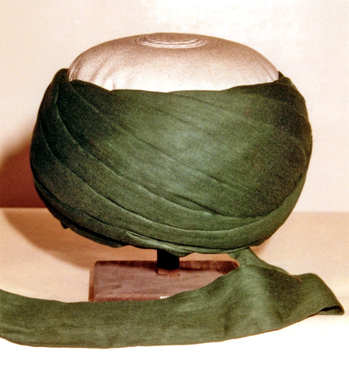 Halvetiyye tacı (İstanbul Belediyesi Şehir Müzesi, Envanter nr. 3096/9)